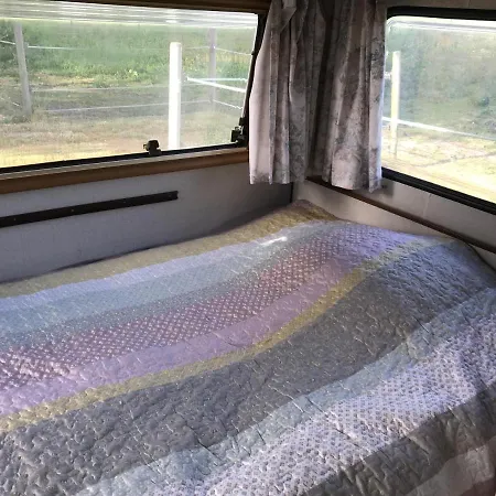 Simple living - Caravan - Cosy Farm BnB