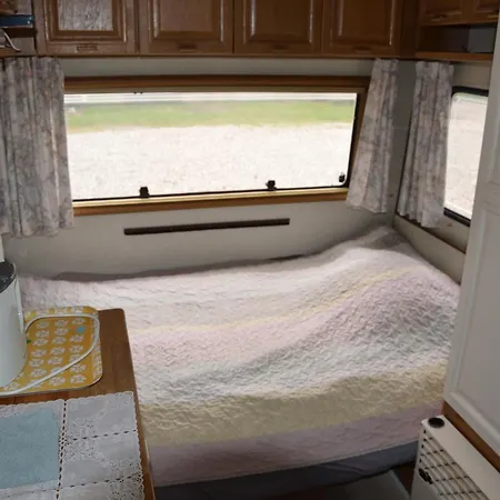 Simple living - Caravan - Cosy Farm BnB 3* Tureby