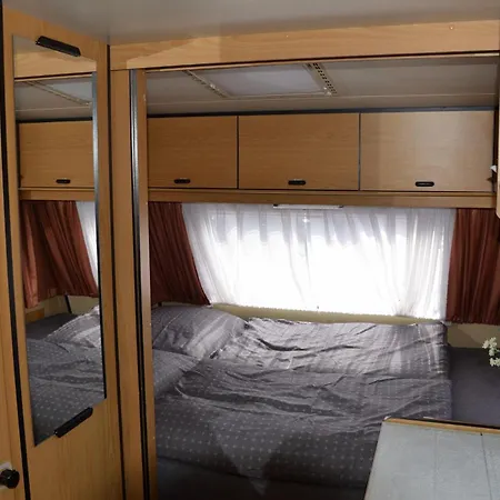 Cosy Farm - Caravans - Dogs Welcome - 5 Min From E47 3* Tureby